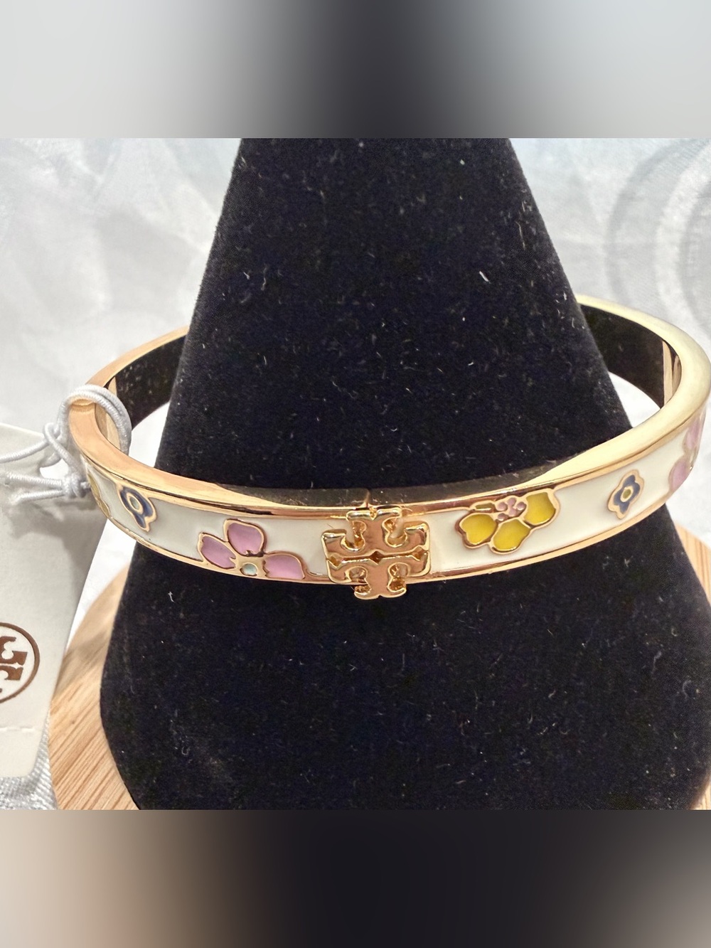 Tory Burch Gold Floral Enamel Hinged Bangle Bracelet - Pink & Yellow With Emblem